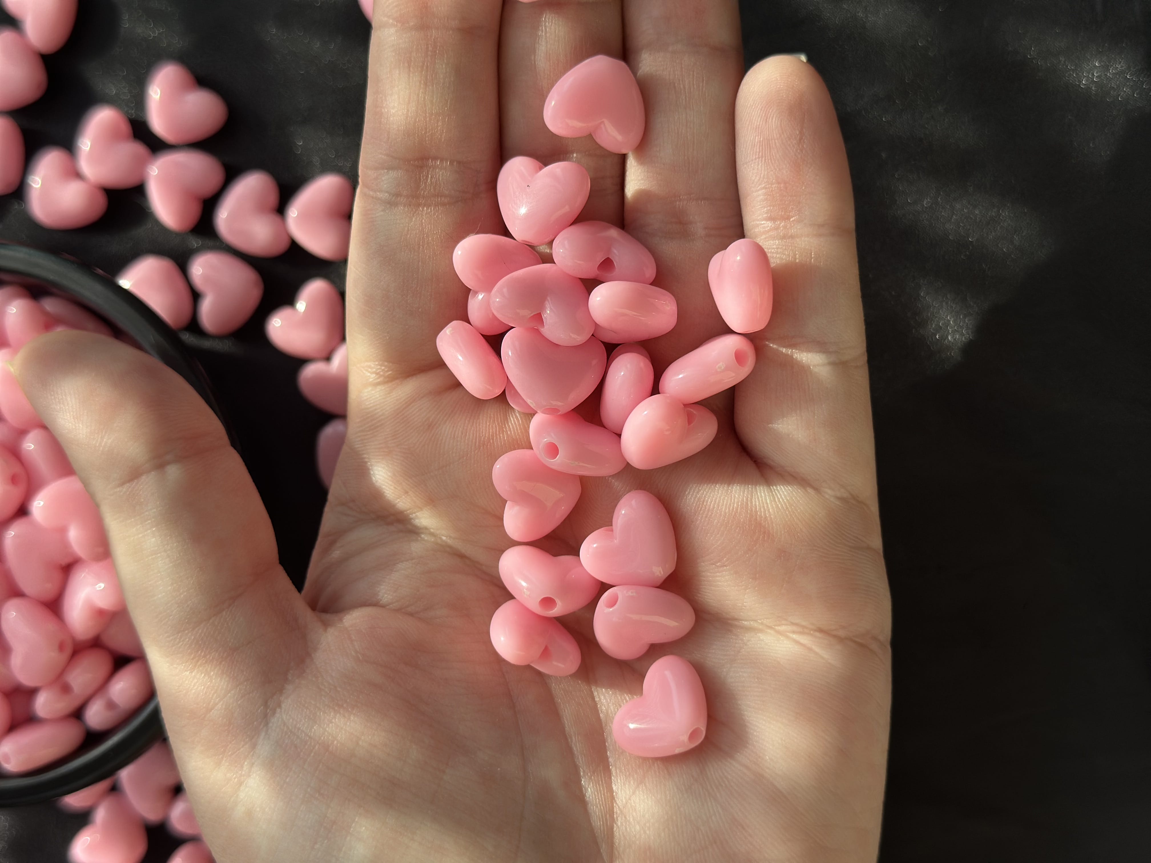 Akrilik Pembe Kalp Figürlü Boncuk